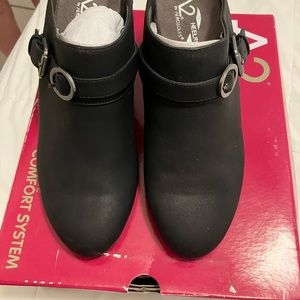 Women Aerosols Clogs